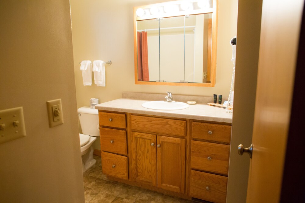 Heartwood Resort & Conference Center - photo 21