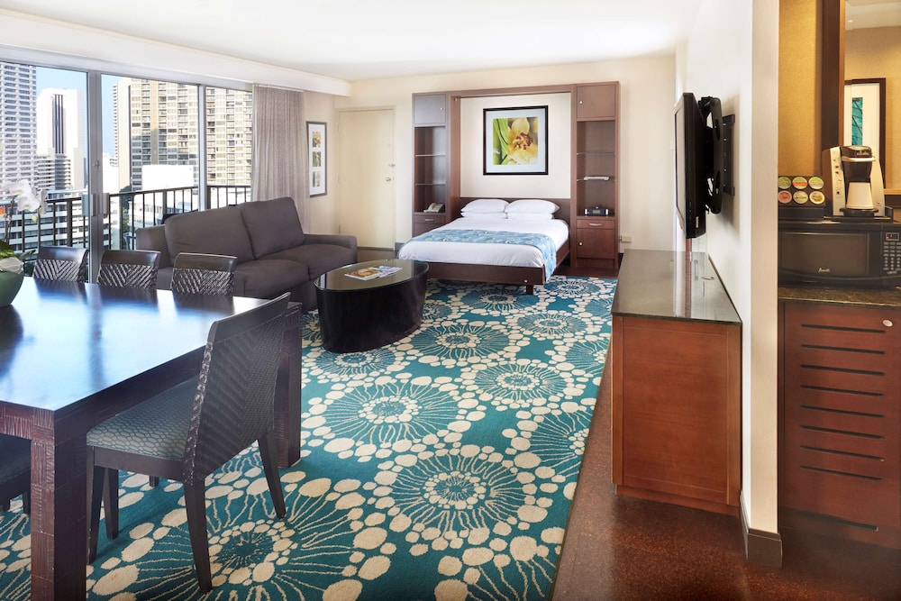 DoubleTree by Hilton Hotel Alana Waikiki Beach - photo 16