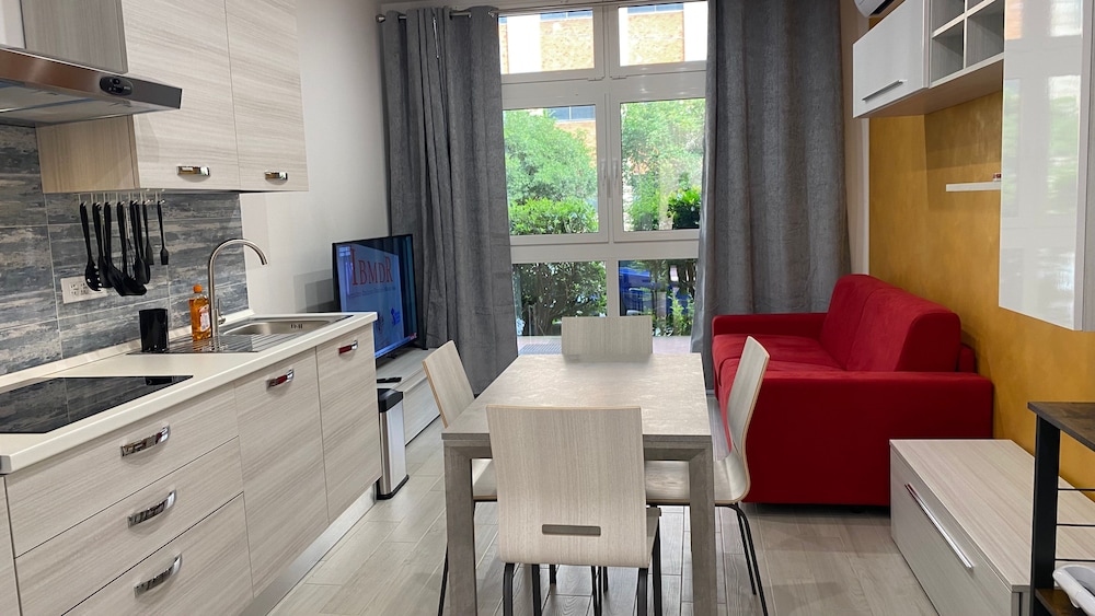 Apartment Capomare A 5 Minuti Dal Mare — 4-Star Luxury Hotel in Albisola Superiore, Italy