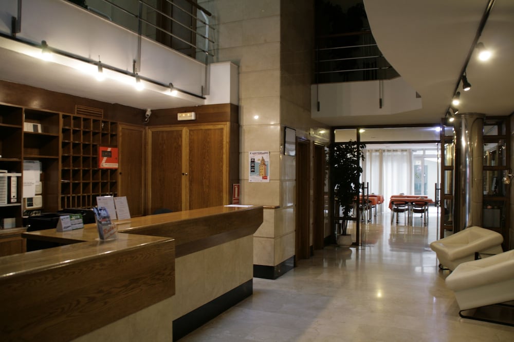 Hotel Alda Orzán — hotel in A Coruna