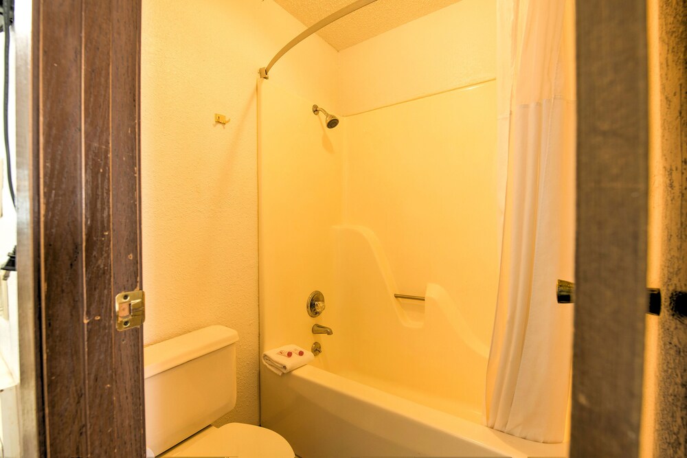 Valley Inn Motel - photo 24