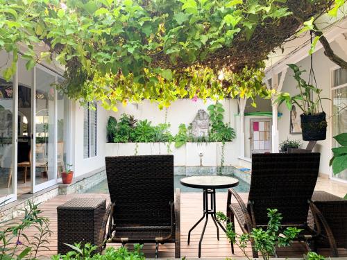 Tropical Oasis 2 BR Villa Near Beach — 4-Star Luxury Hotel in Seminyak, Indonesia
