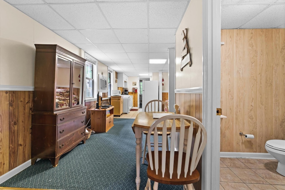 The Cascades Inn - photo 46