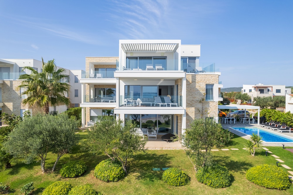 Suncana Villa Sukosan — 4-Star Luxury Hotel in Sukosan, Croatia
