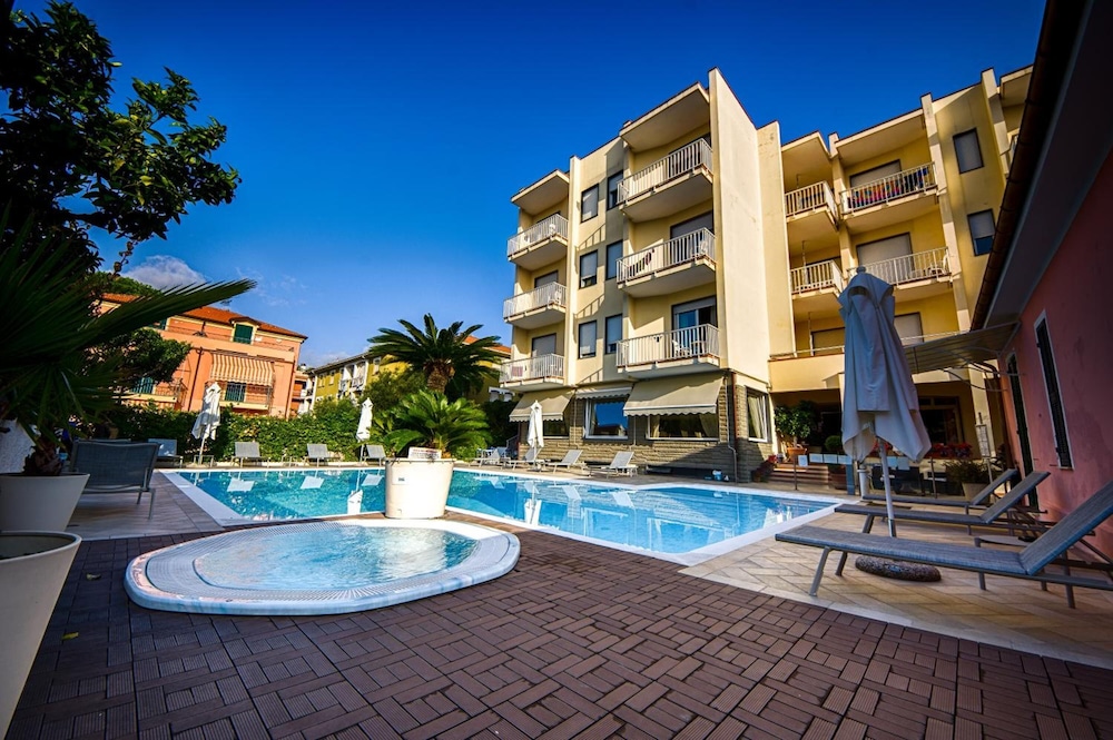 Hotel Splendid — Diano Marina