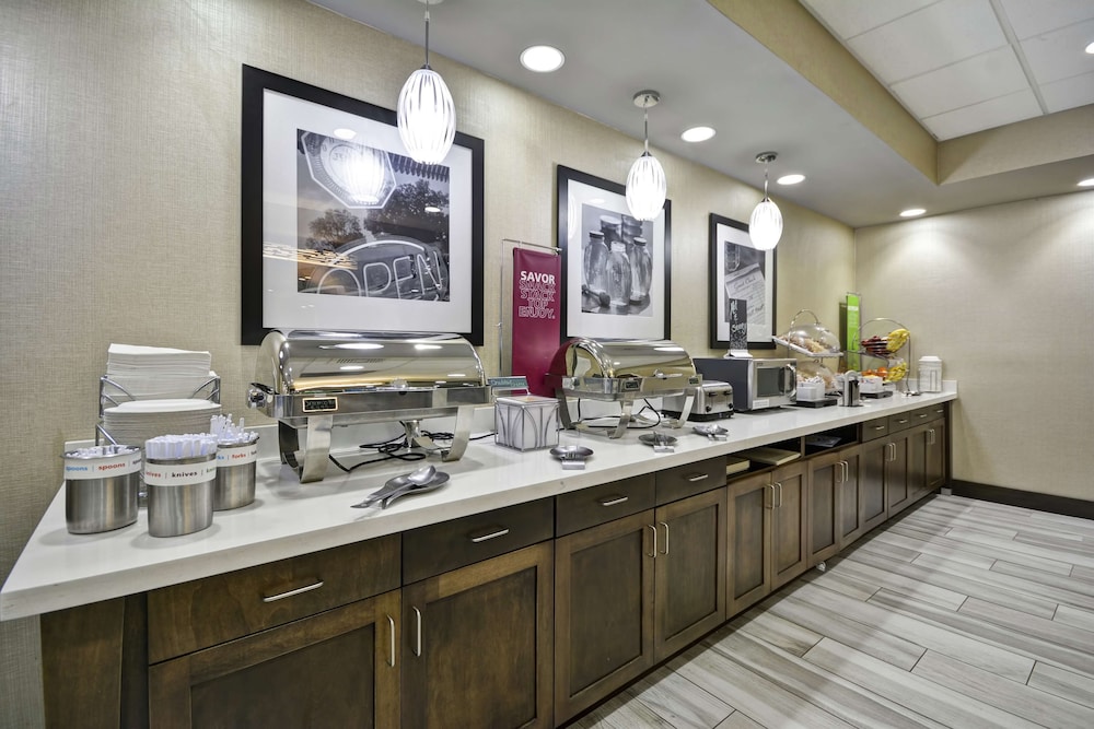 Hampton Inn Blue Ash Cincinnati - photo 45