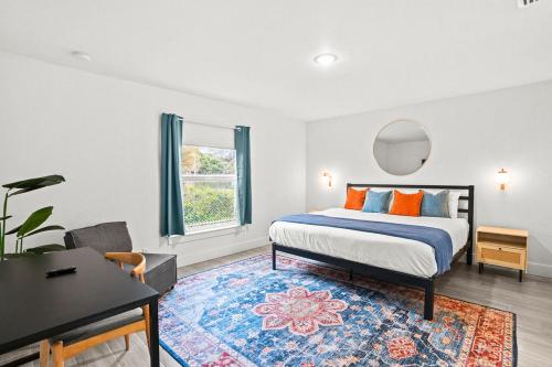 Bright & Spacious 3BR Close to Beaches — 4-Star Luxury Hotel in West Palm Beach, United States