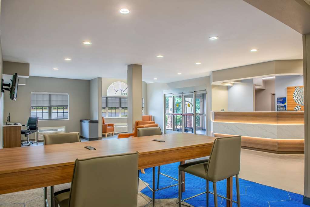 Microtel Inn & Suites by Wyndham Anderson Clemson - photo 7