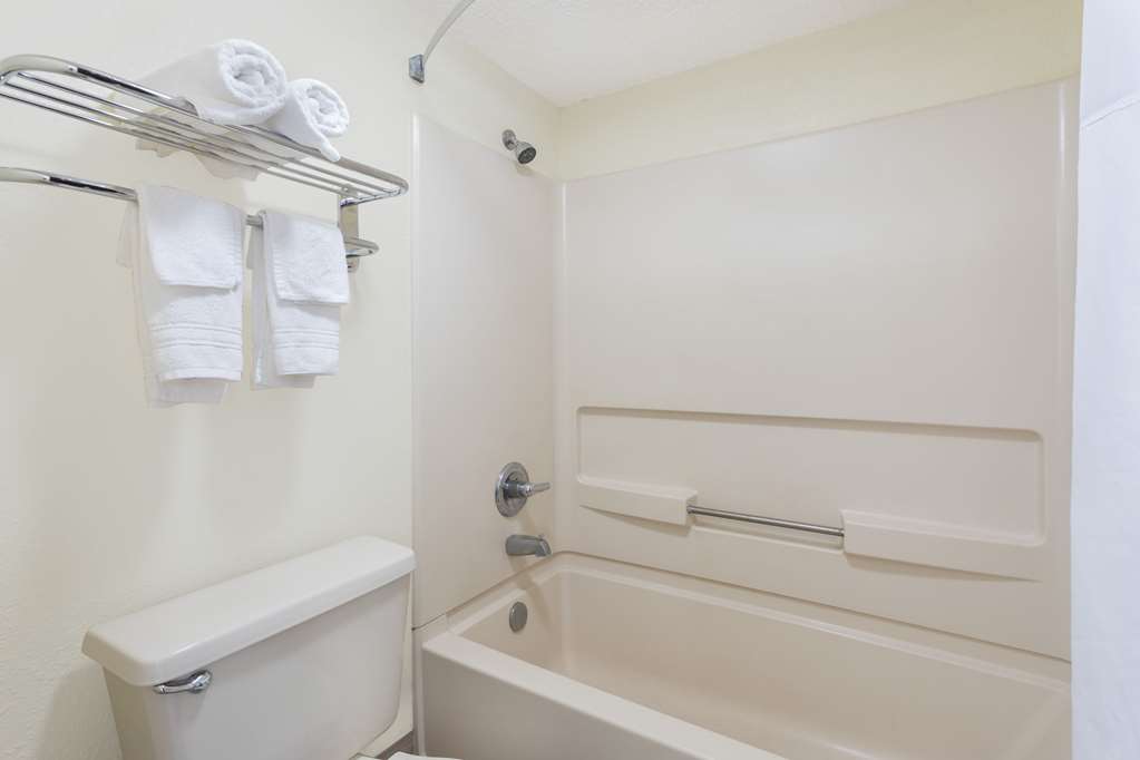 Days Inn by Wyndham Newberry - photo 7