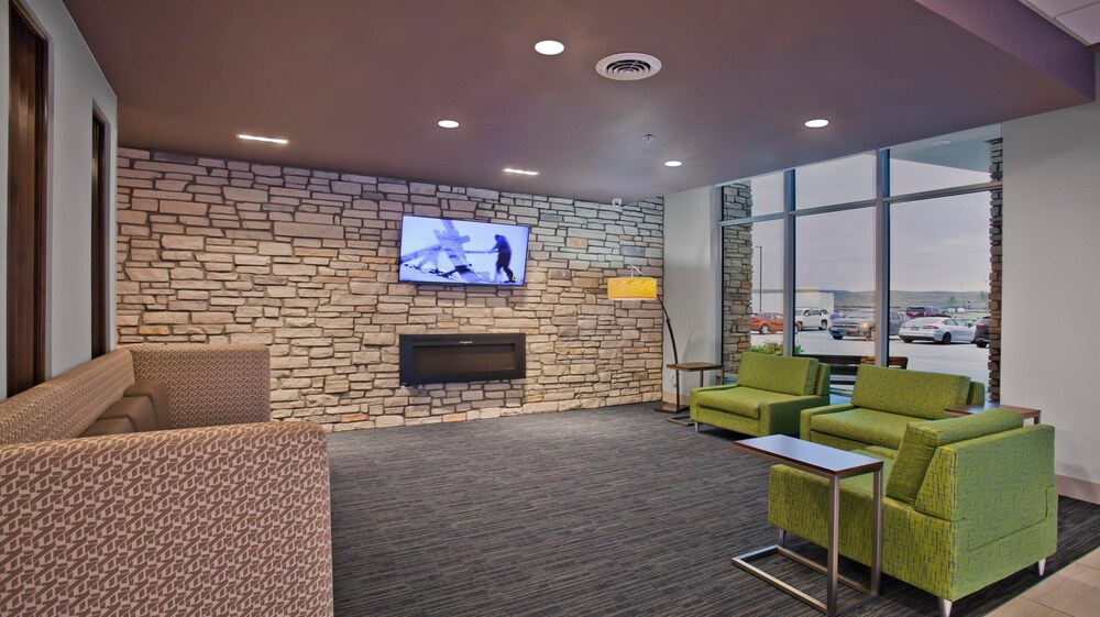 Holiday Inn Express and Suites Green River - photo 92