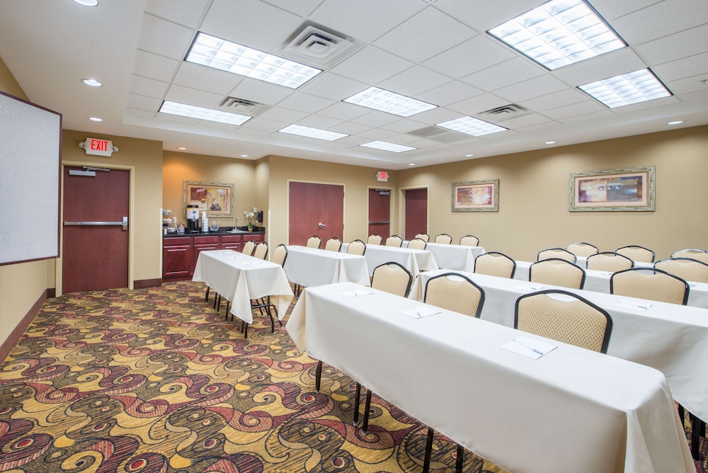 Hampton Inn & Suites Oklahoma City South - photo 41