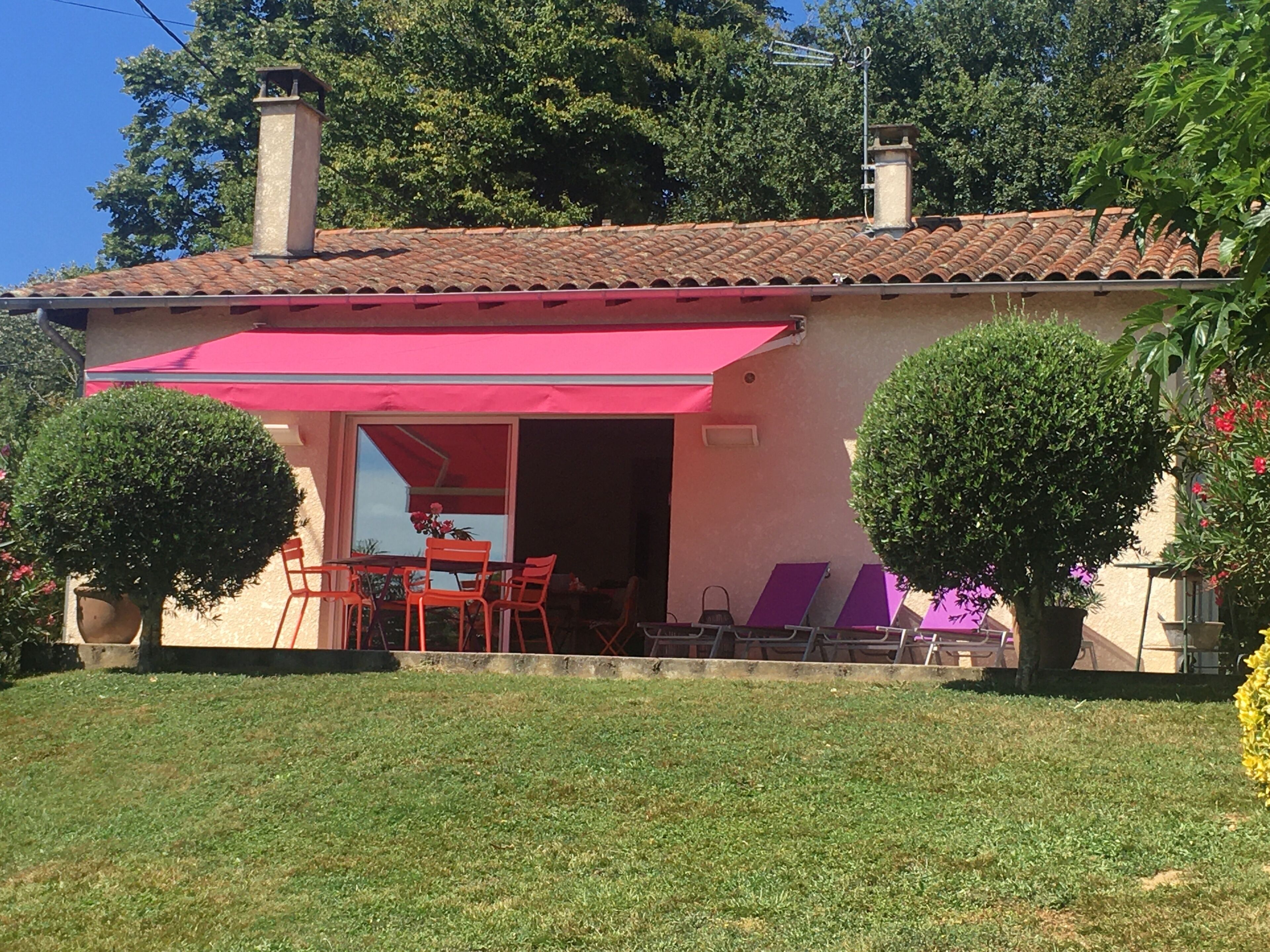 Gite Au Bouzigues — 4-Star Luxury Hotel in Masseube, France