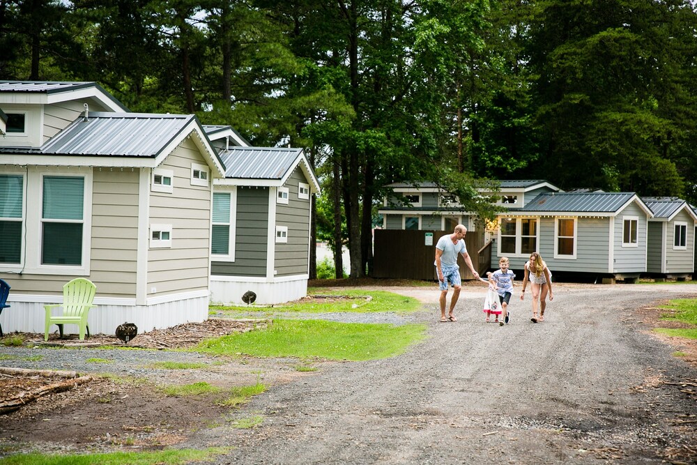 Waterfront Two Bedroom Cabin #15 on the Lake at Long Cove Resort by Redawning - photo 20