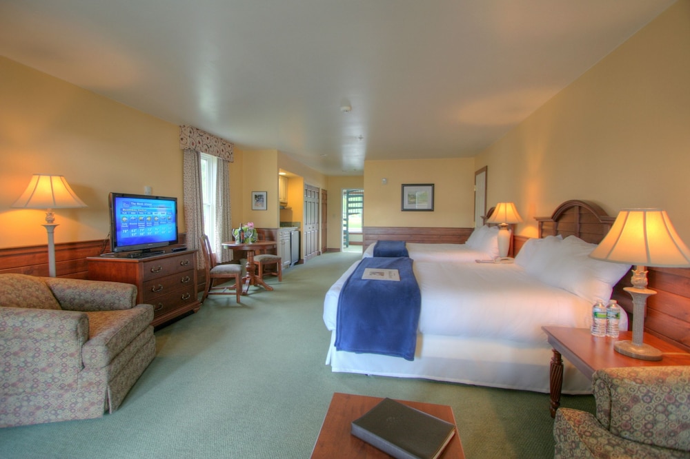 Spruce Point Inn - photo 4