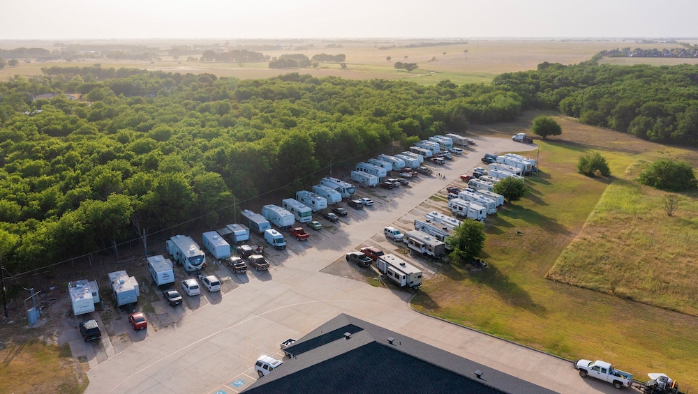 Atria Hotel and RV McGregor - photo 33