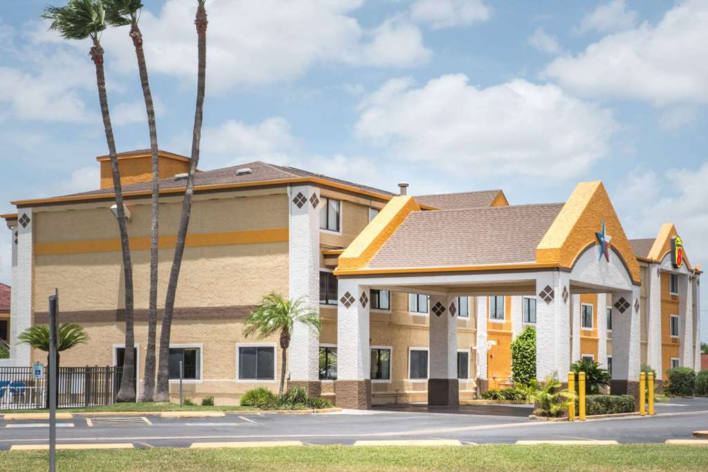 Super 8 by Wyndham Harlingen TX - photo 2