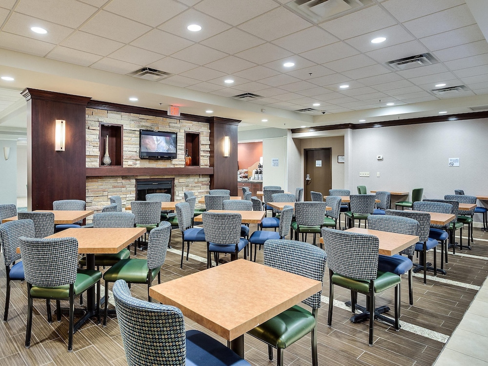 Holiday Inn Express Washington DC SW Springfield - photo 20