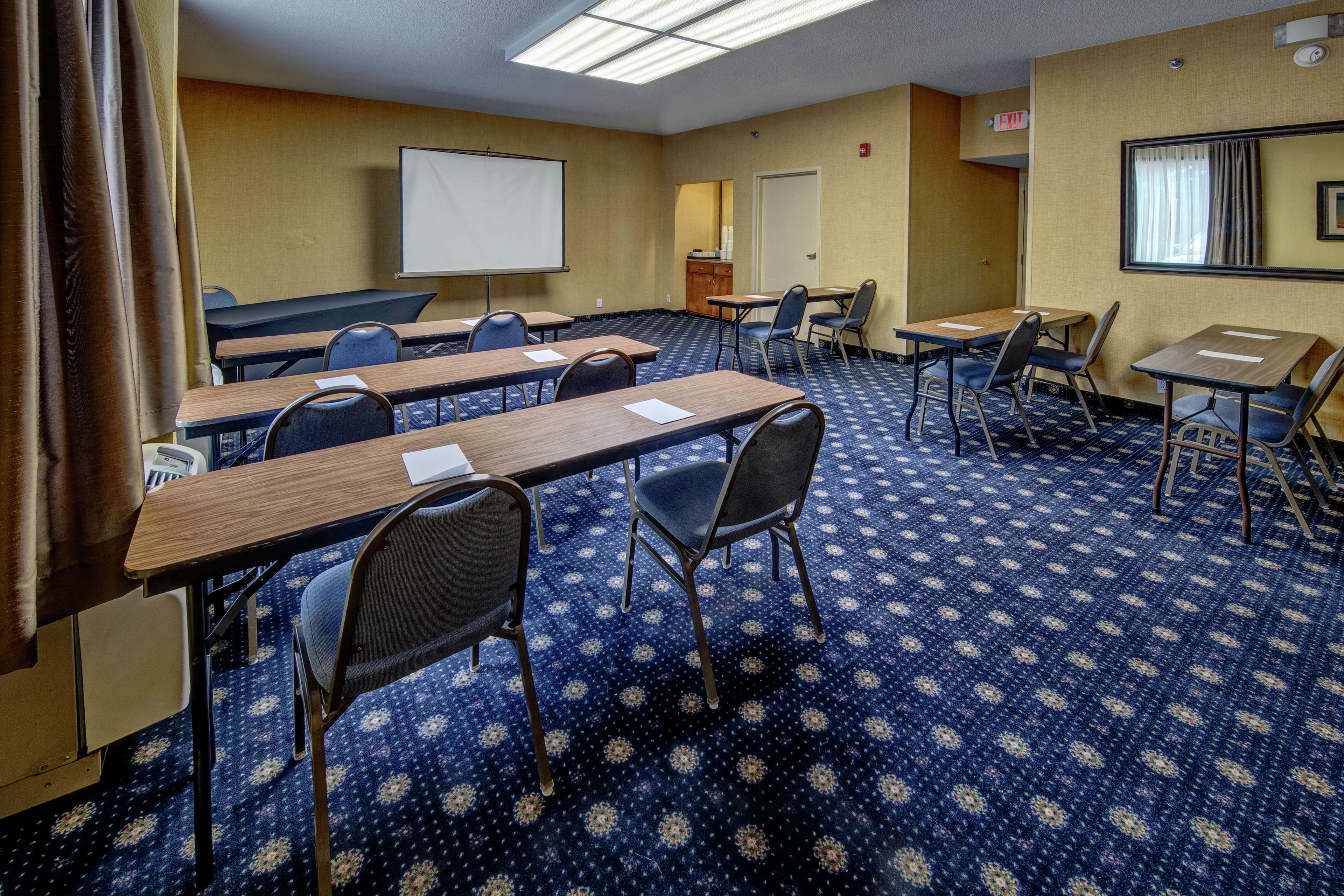 Hampton Inn Raleigh Cary - photo 12