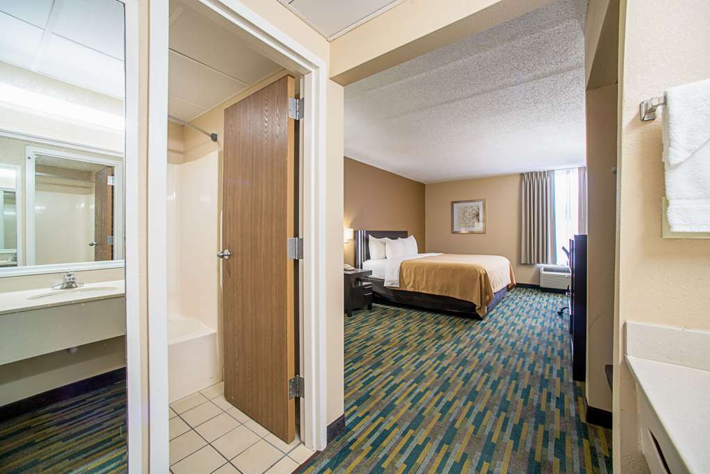 Quality Inn Near Six Flags St. Louis - photo 14