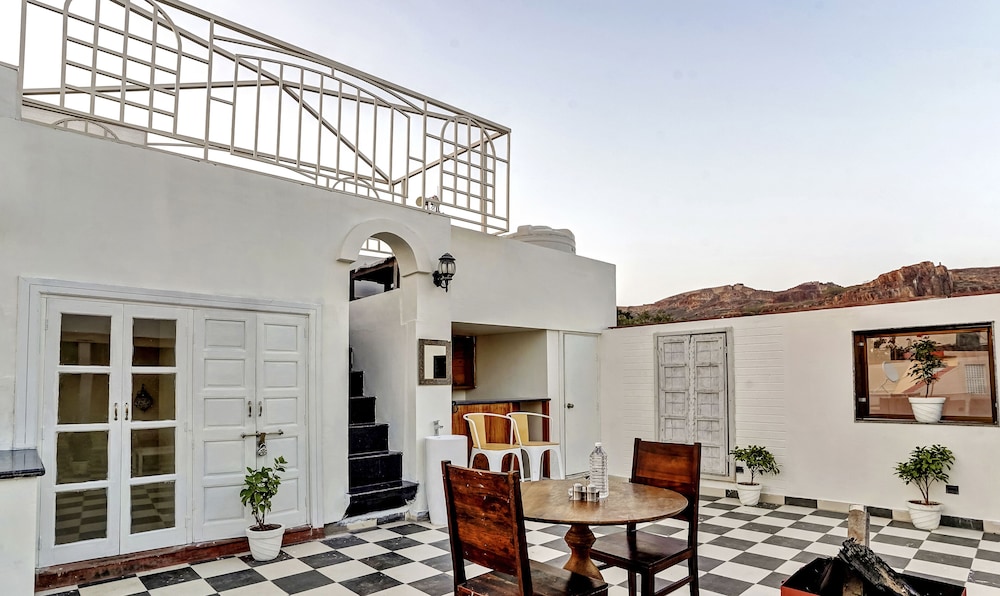 Hinduja by Treebo in Jodhpur, India