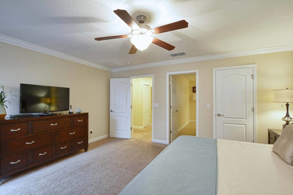 Luxurious 6BD Pool Home With Best Resort Amenities Two Master Suites and Big Pool Area #6pp917 - photo 10