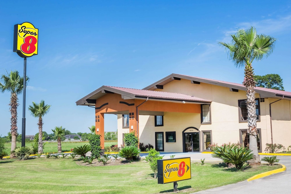 Super 8 by Wyndham Kinder LA — hotel in Kinder