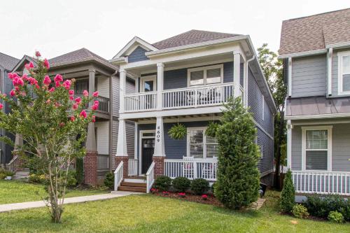 NEW 7 mins to Broadway Sleeps 8 — 4-Star Luxury Hotel in Nashville, United States