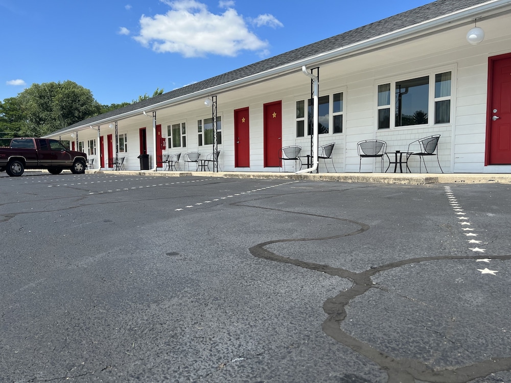 All Star Inn & Suites - photo 421