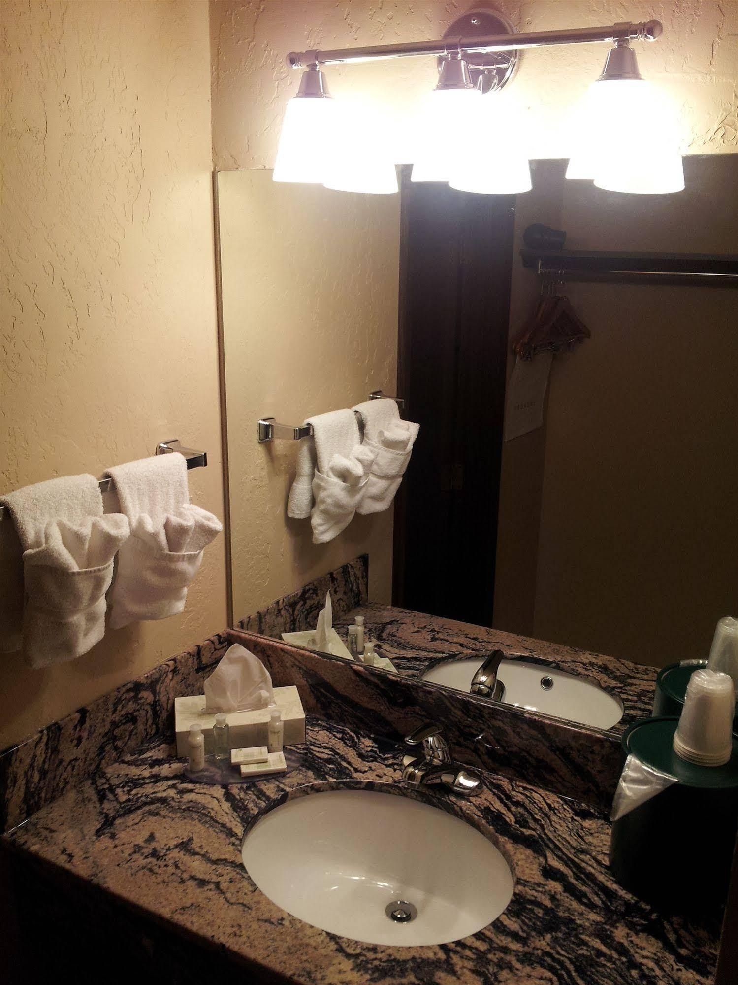 FairBridge Inn Suites & Outlaw Conference Center Kalispell - photo 28