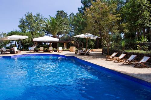 Villa Scozilia — 4-Star Luxury Hotel in Piedimonte Etneo, Italy