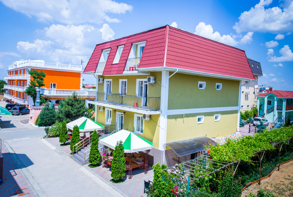Altyin - carbon neutral hotel in Nikolayevka