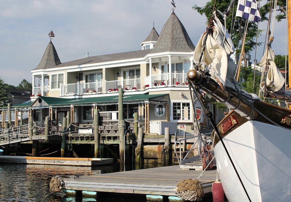 Grand Harbor Inn - photo 36