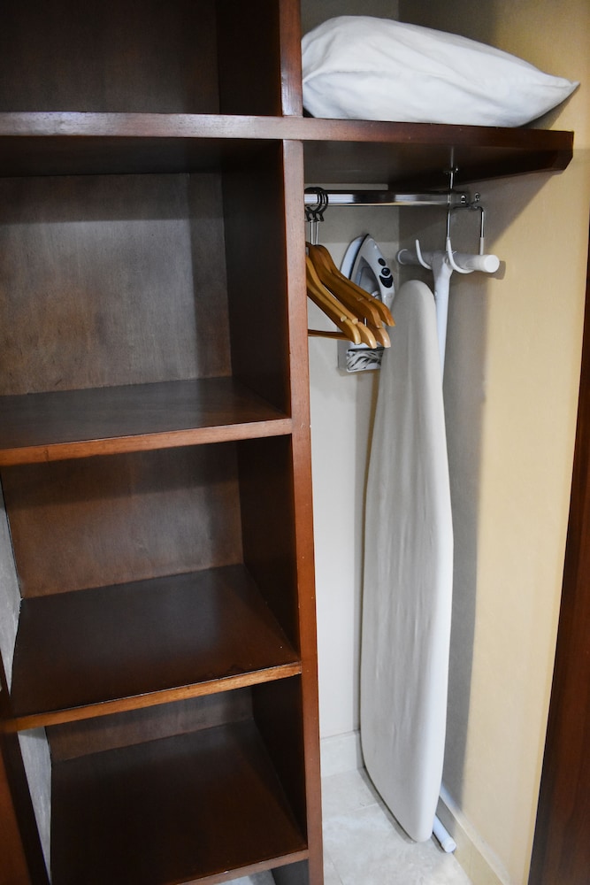 Iron/ironing board