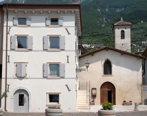 Absentia 1763 Garda Boutique Home Lake front — 4-Star Luxury Hotel in Brenzone, Italy