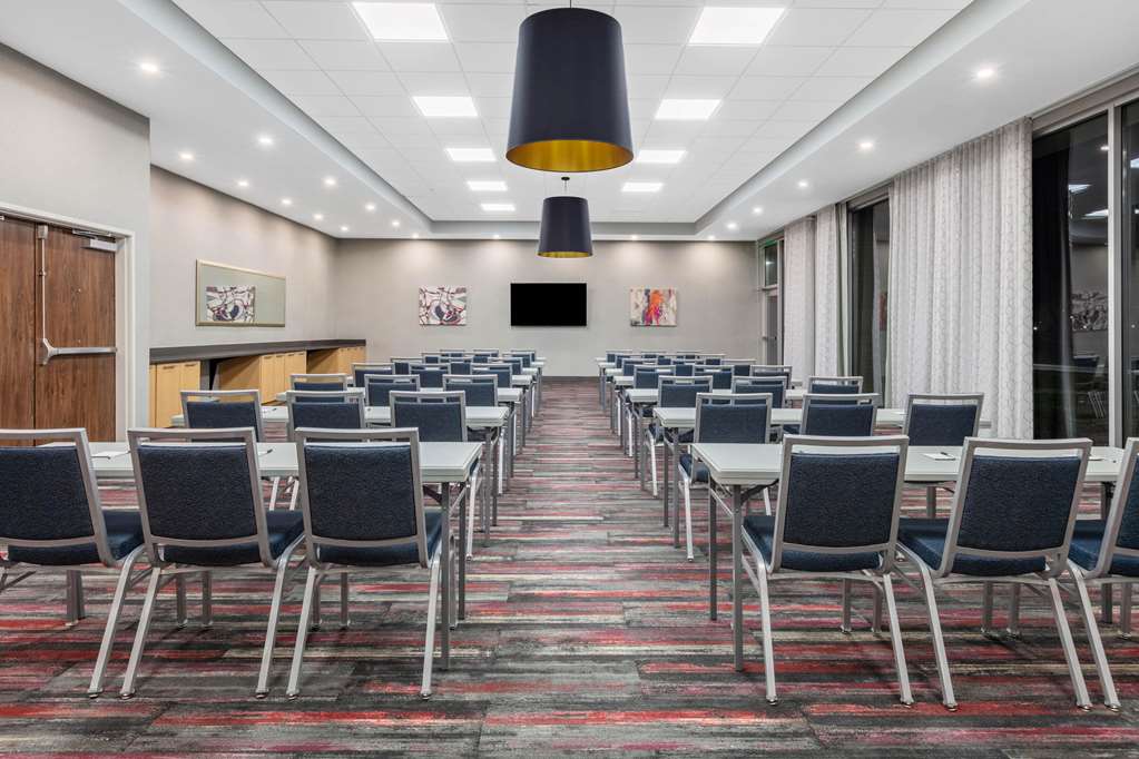 La Quinta Inn & Suites by Wyndham Lewisville - photo 42