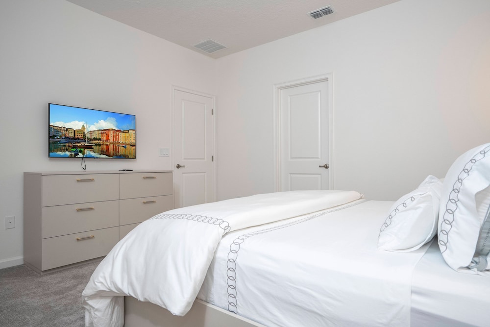 2024 NEW 12bed 12bath At Paradiso Grande - photo 78