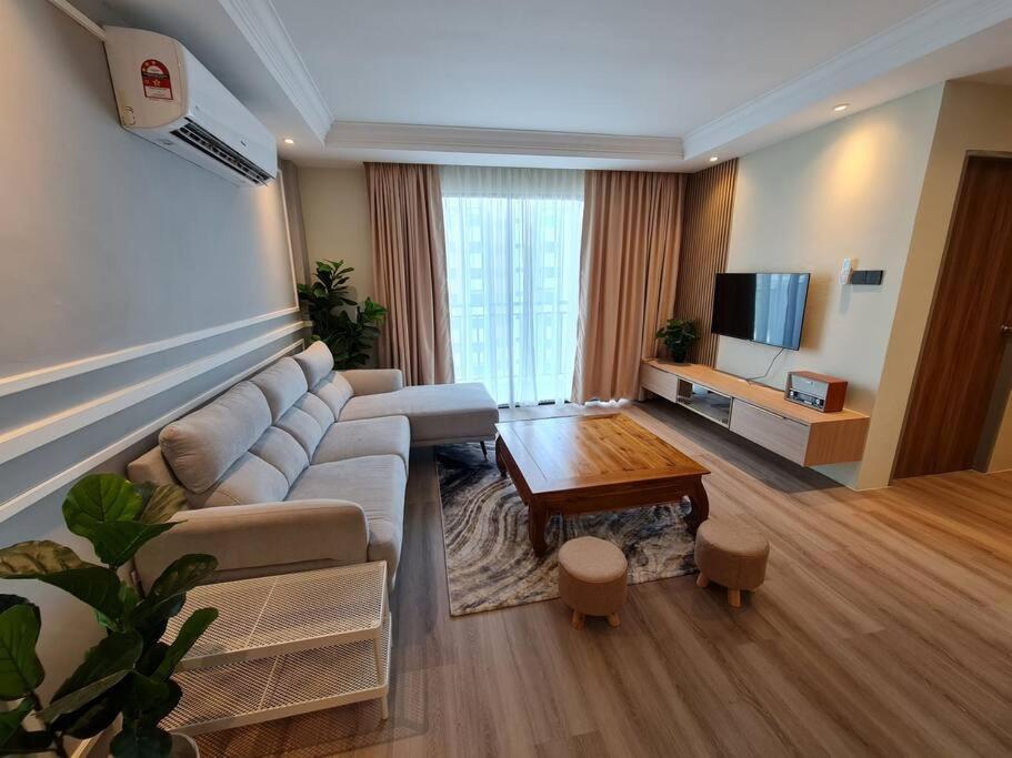 Lovely 1878 Apartment 3 bedrooms with free parking — 4-Star Luxury Hotel in Kuching, Malaysia