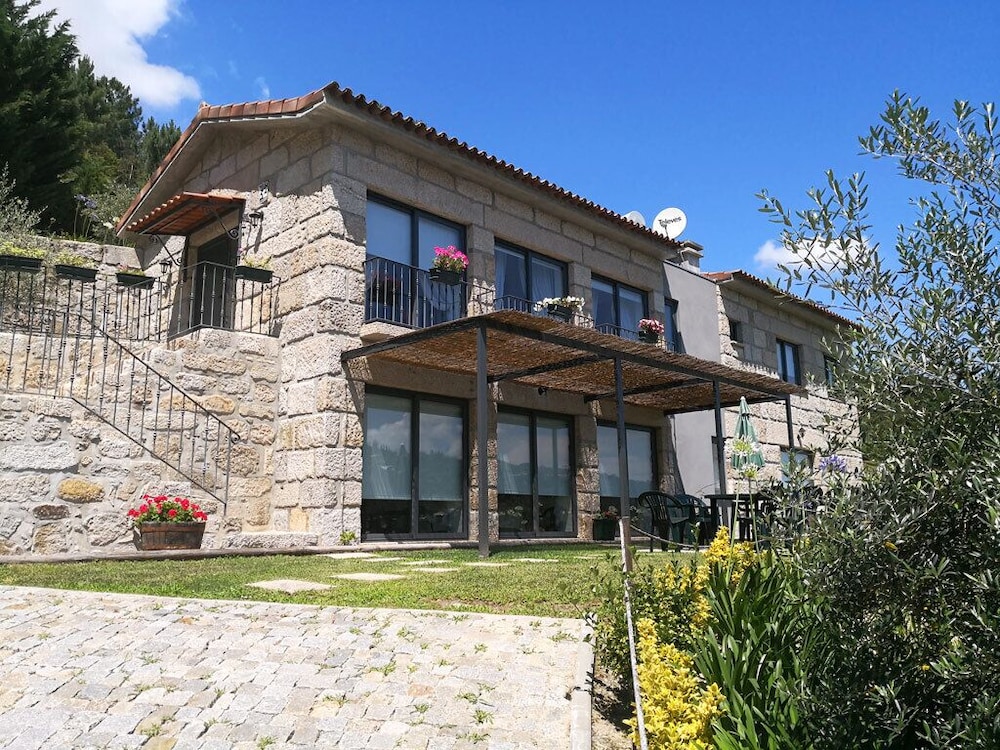 Casa dos Becos — 4-Star Luxury Hotel in Marco De Canavezes, Portugal