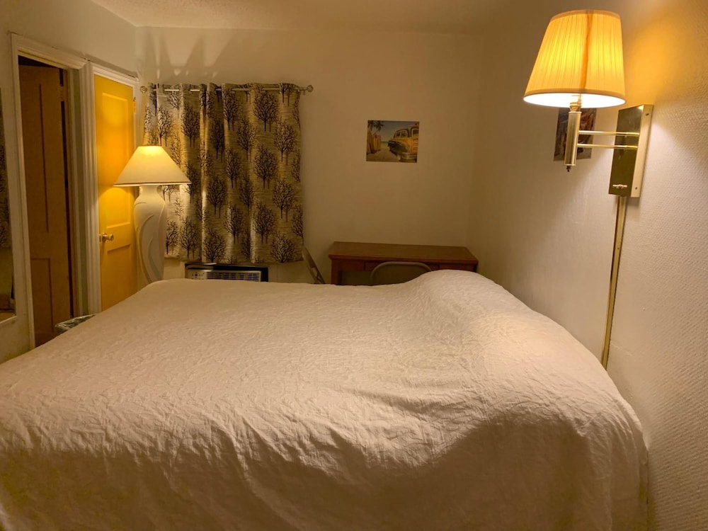 Sunshine Motel - photo 13