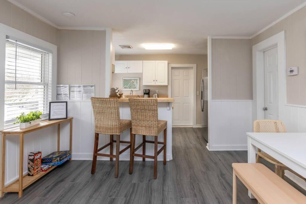 Beachwalk #4 8 minute walk to the beach in Virginia Beach, United States