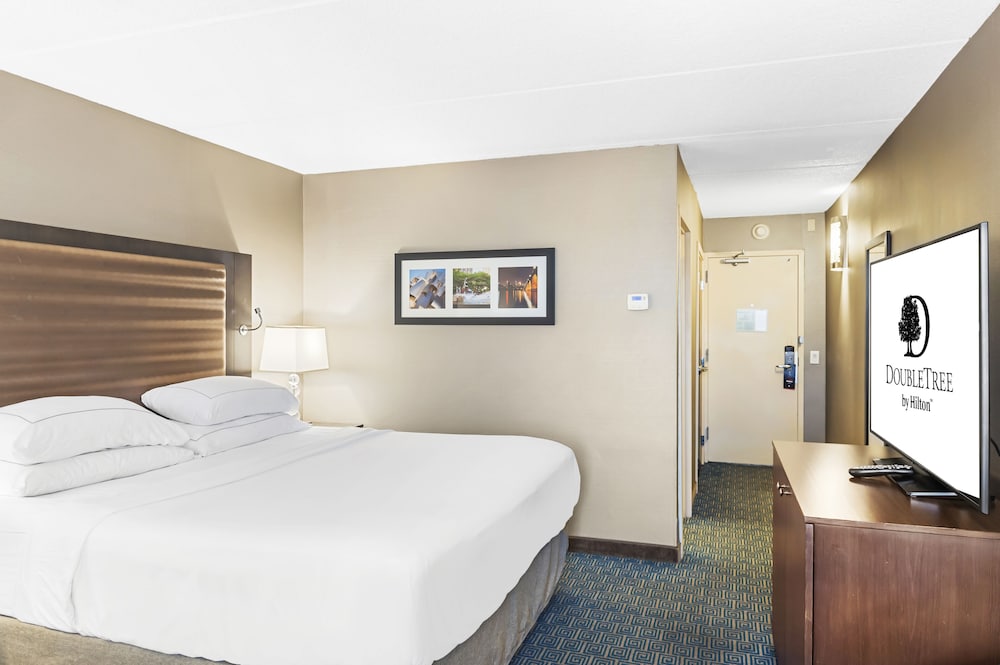 DoubleTree by Hilton Roseville Minneapolis - photo 17