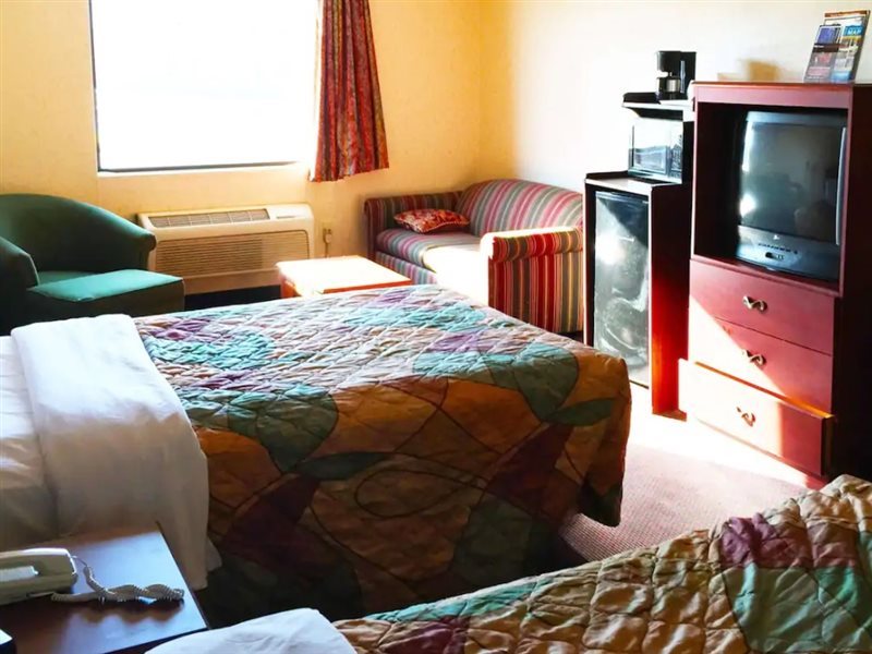 Clinton Manor Hotel Union - photo 9