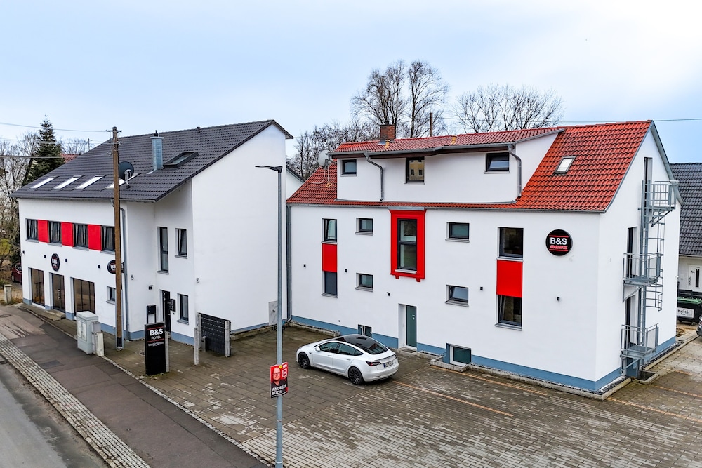B&S Hotel — hotel in Weissenhorn
