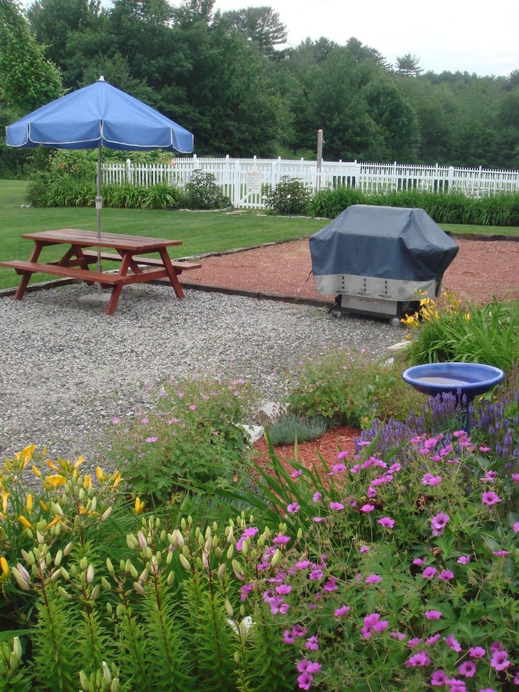 Coast Village Inn & Cottages - photo 32