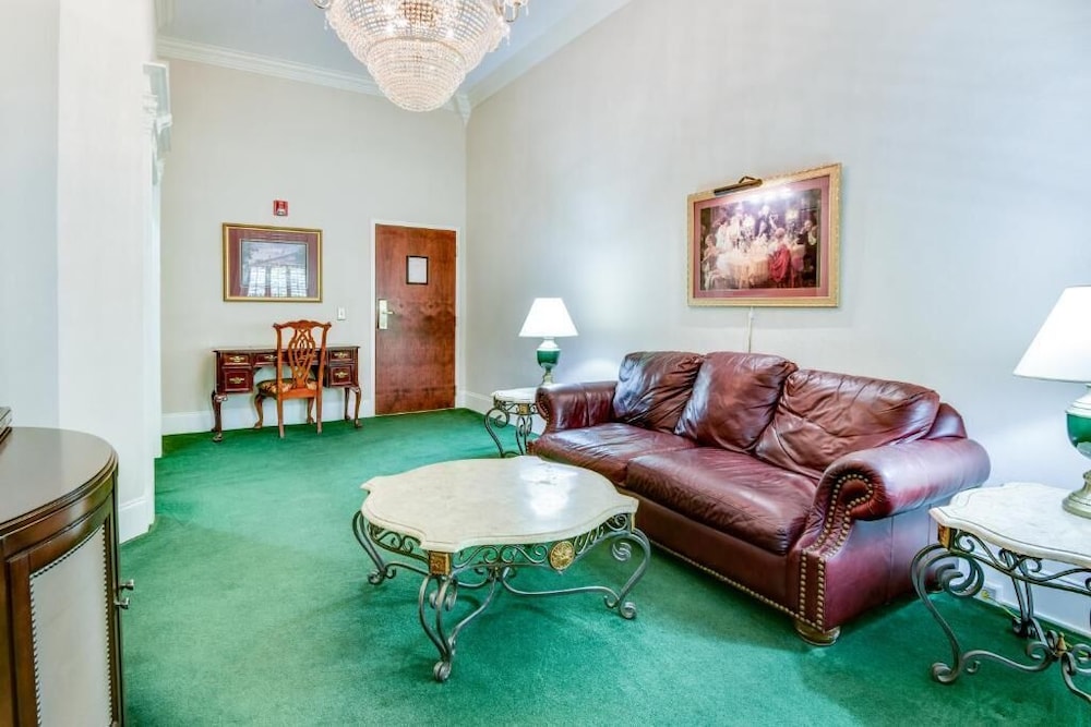 Plaza Suites Downtown New Orleans - photo 19