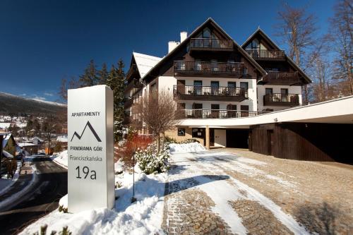 Apartamentowiec Panorama Gór City Center Family&Pet friendly — 4-Star Luxury Hotel in Szklarska Poreba, Poland