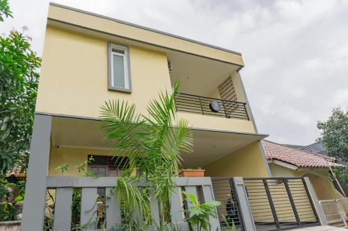 OYO Life 2216 Griya Jakasetia in Bekasi, Indonesia