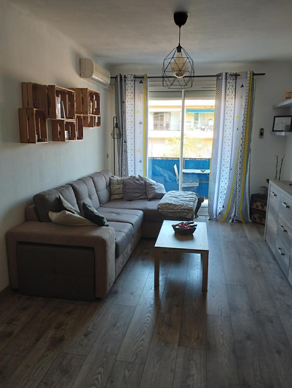 Charmant Appartement 3 Pieces — 4-Star Luxury Hotel in Mandelieu-La-Napoule, France