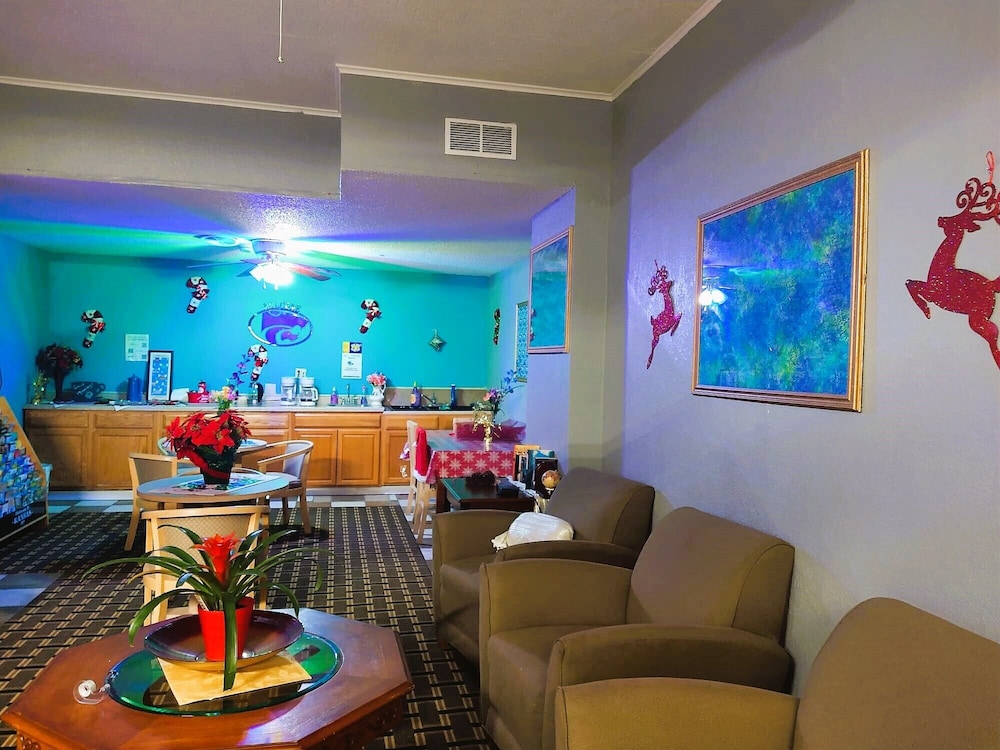 Grand View Plaza Inn & Suites - photo 24