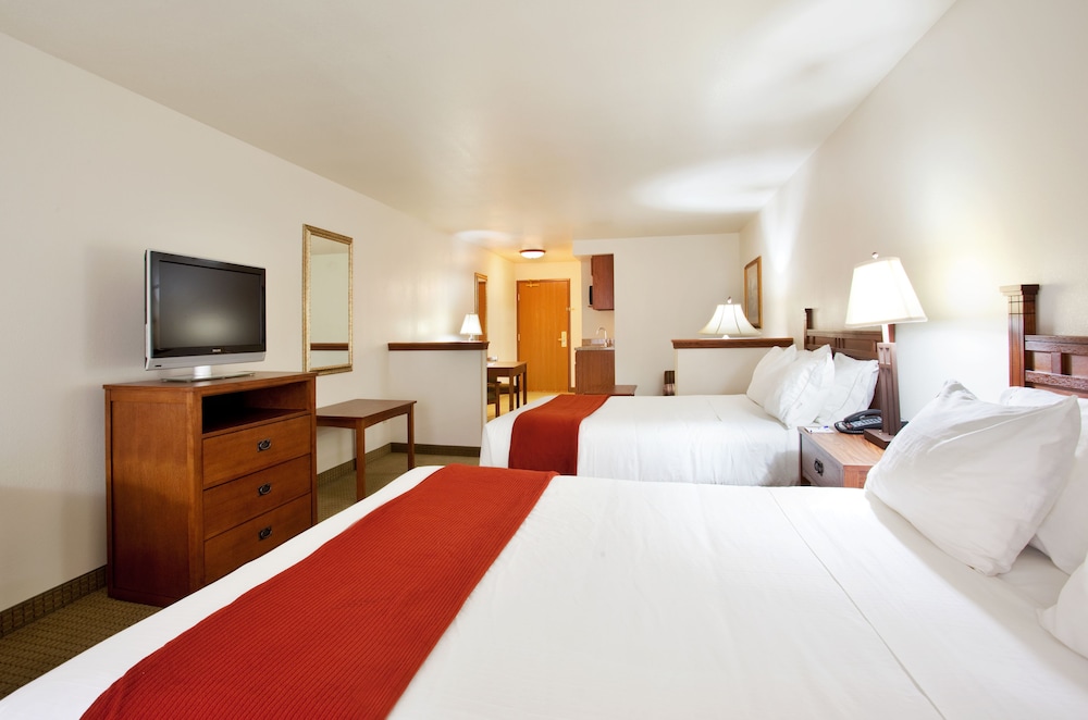 Holiday Inn Express & Suites Mattoon by IHG - photo 6